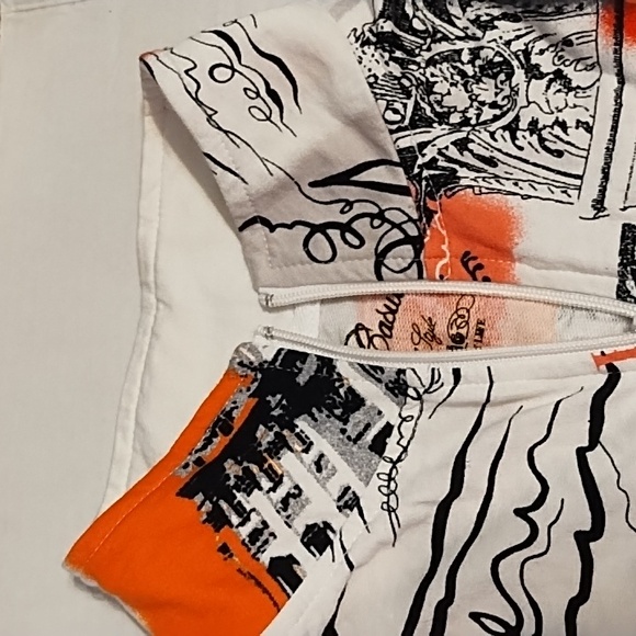 Graphic Print Zip-Up Top - Picture 11 of 12